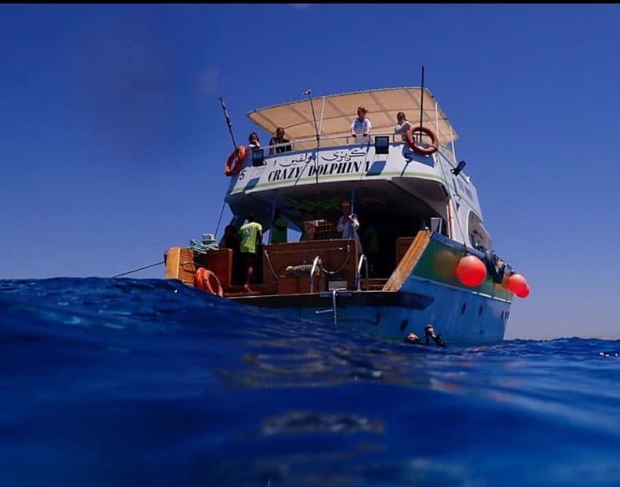 Hurghada: Full-Day Scuba Diving Tour with 2 Sites and Lunch - The second site and what changes for certified participants
