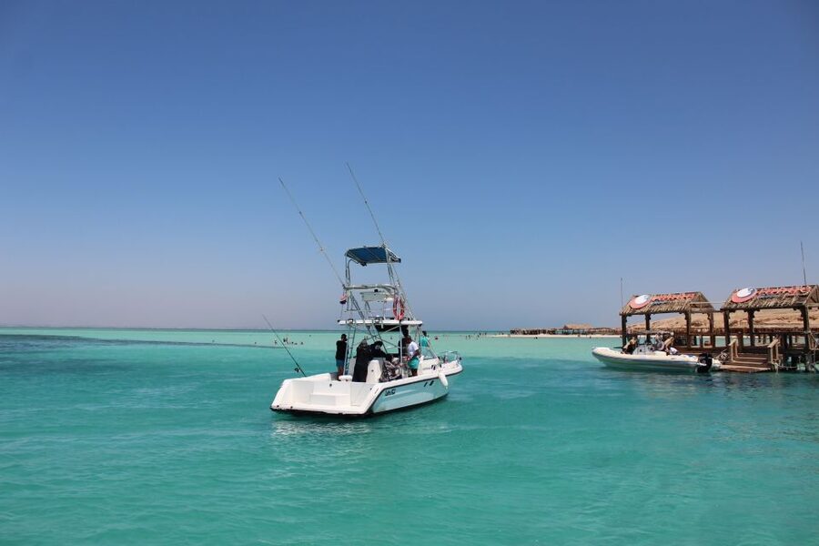 Hurghada: Orange Bay Snorkeling with Lunch & Optional Diving - What the yacht day usually feels like