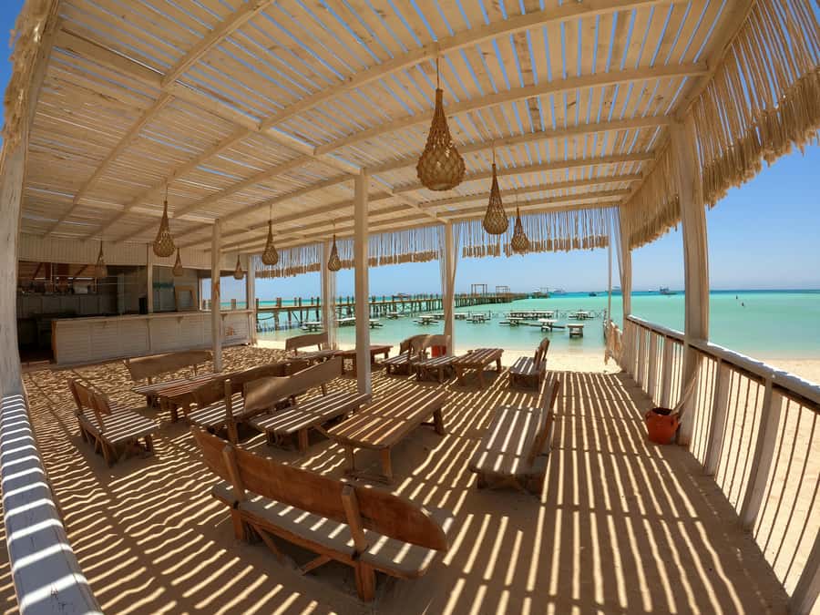 Hurghada: Snorkeling 6 x 1 to Orange Bay w Diving & Massage - The massage and water sports