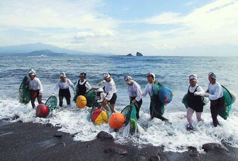 Jeju Eastern Highlight Tour with Women divers show - Hamdeok Beach and Jeju’s bright coast