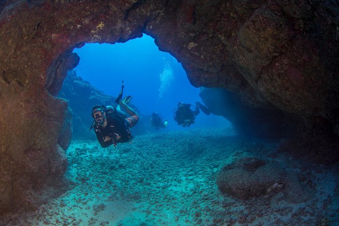 Kauai's Ultimate Dive Boat Adventure (for CERTIFIED Divers Only) - Leaving Poipu aboard Hoonui