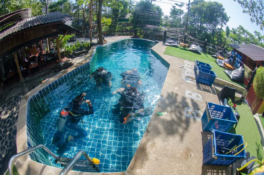 Koh Chang: 3-Day PADI Open Water Scuba Dive Course - The instructors and the small-group advantage