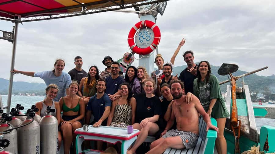 Koh Tao: Private Basic Diver Experience with 2 Dives - Two hours of clear, beginner-friendly instruction