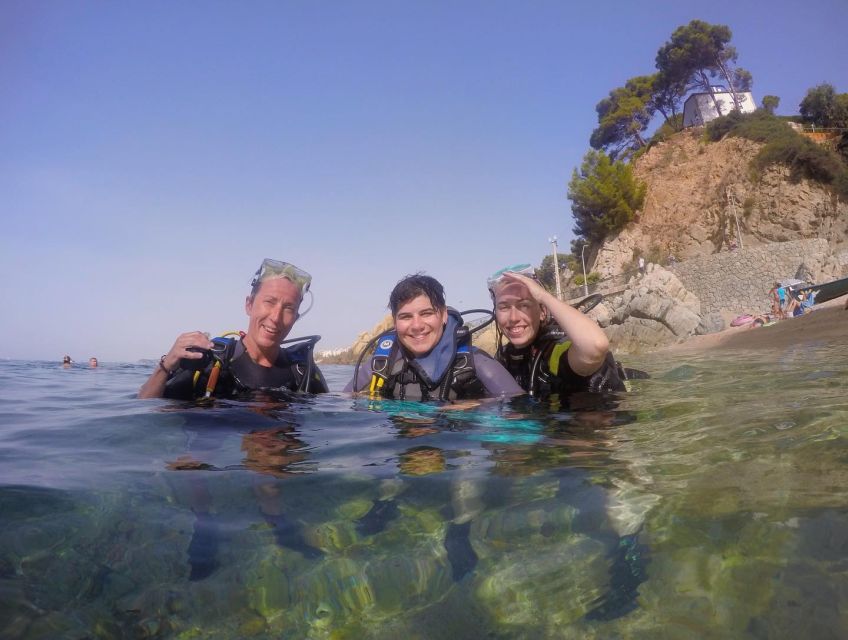 Lloret de Mar: Scuba Diving Experience no License Required - First breaths in Lloret de Mar