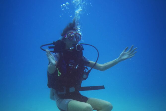 Local Guided Dives (for certified/licensed divers) - Kaliva keeps the entry easy and the depth moderate