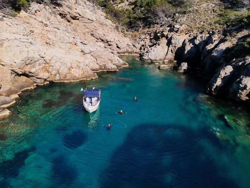 Mallorca: Snorkeling tour with diving instructor from a boat - Cap de Formentor - Fifty minutes among fish and rocky shallows