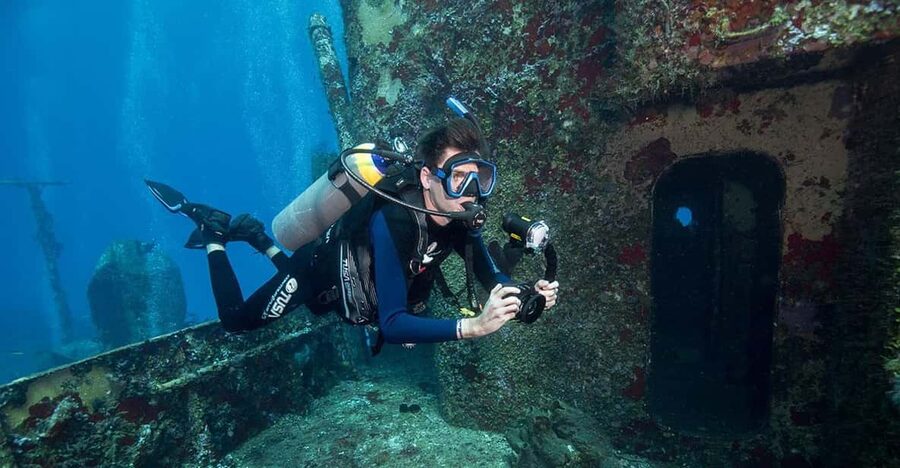 Miami Beach: Guided 2-Tank Reef and Wreck Dive Trip - What the first 45 minutes on the boat are like