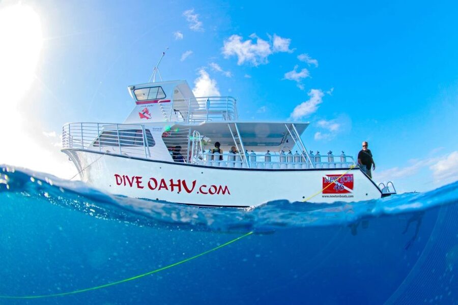 Oahu: Wreck & Reef Scuba Dive for Certified Divers - What the first underwater session is like