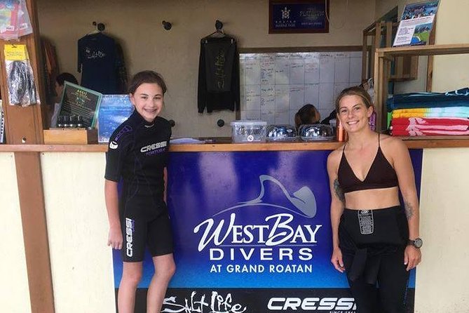 Open Water Scuba Course - Why Roatan is a smart place to learn scuba