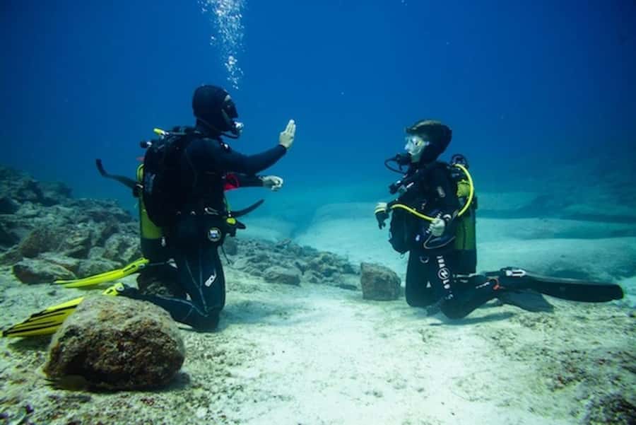 PADI Discover Scuba Diving: at Hol Chan Marine Reserve - The lesson comes before the reef