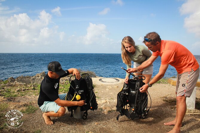 PADI Open Water Course in Curacao - Pool skills at Jan Thiel Diving