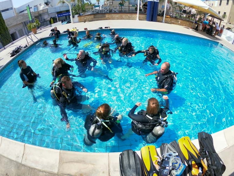 Paphos: Discover Scuba Diving Half-Day Tour - The three-hour schedule, from welcome drink to sea session