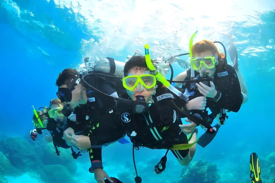 Pattaya: Snorkeling or Beginner Scuba Diving Tour with lunch - Lunch and Rest on the Boat