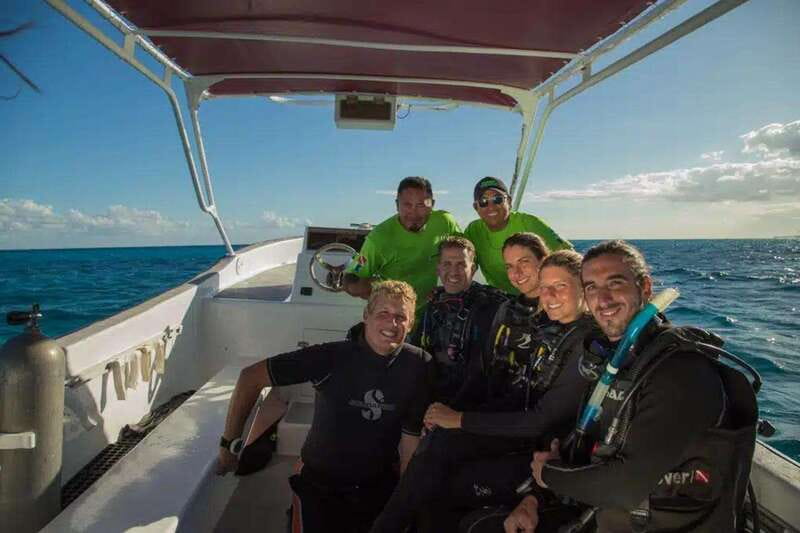 Playa del Carmen: Discovery Scuba Diving - Non Certified - Two shallow reef sessions from the beach