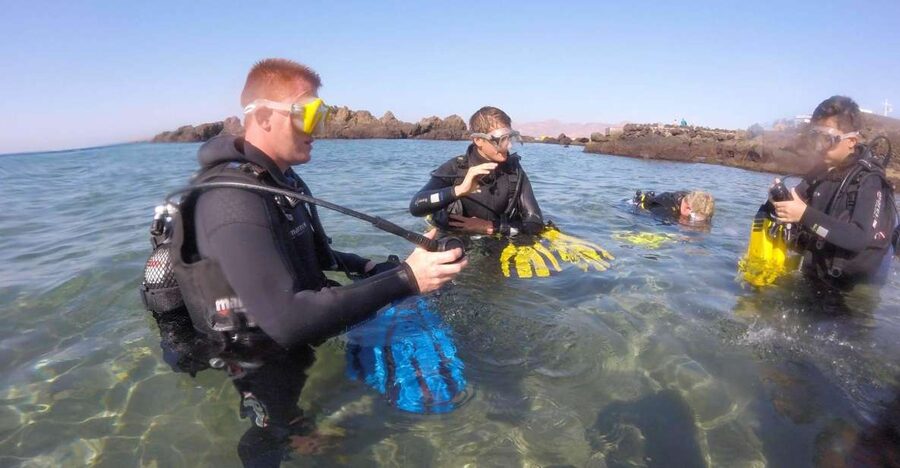 Puerto del Carmen: Try Scuba Diving for Beginners - Health rules and practical limits