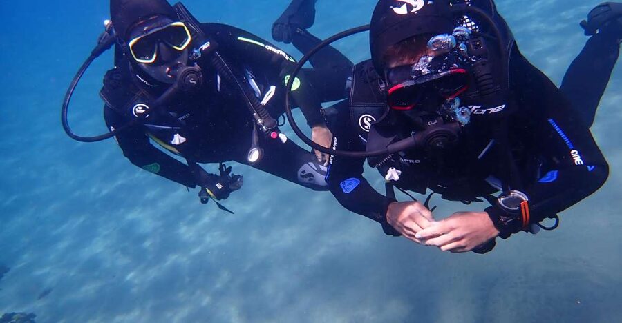 Puerto del Carmen: Try Scuba Diving from the beach - Why Playa Chica works so well for beginners