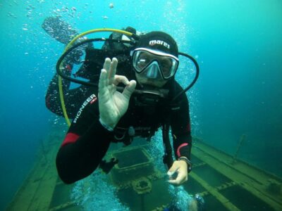 Santorini: Scuba Diving Experience in Caldera for Beginners