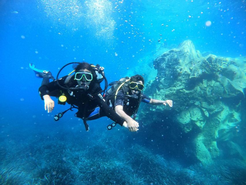Santorini: Scuba Diving Experience in Caldera for Beginners - What is included, and what you still need