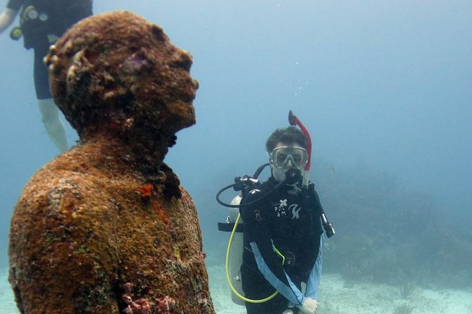 Scuba diving at MUSA the underwater museum for certified divers - Why a dive light could improve MUSA