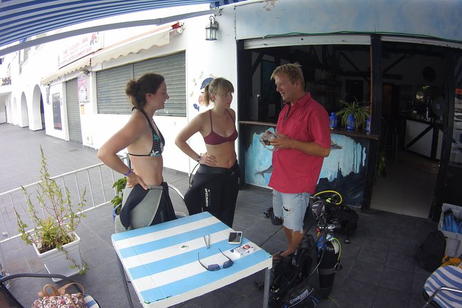 Scuba Diving Beginner's Session in Costa Adeje - The instructors make the difference