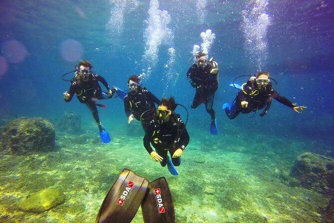 Scuba Diving for Beginners in Acapulco - Booking, weather, and cancellation details