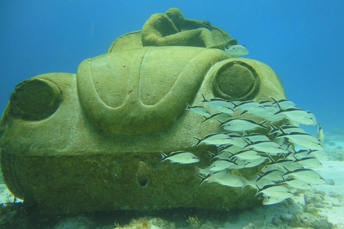 Scuba Diving Under Water Museum and Reef for beginners - The pool lesson: your first test of comfort