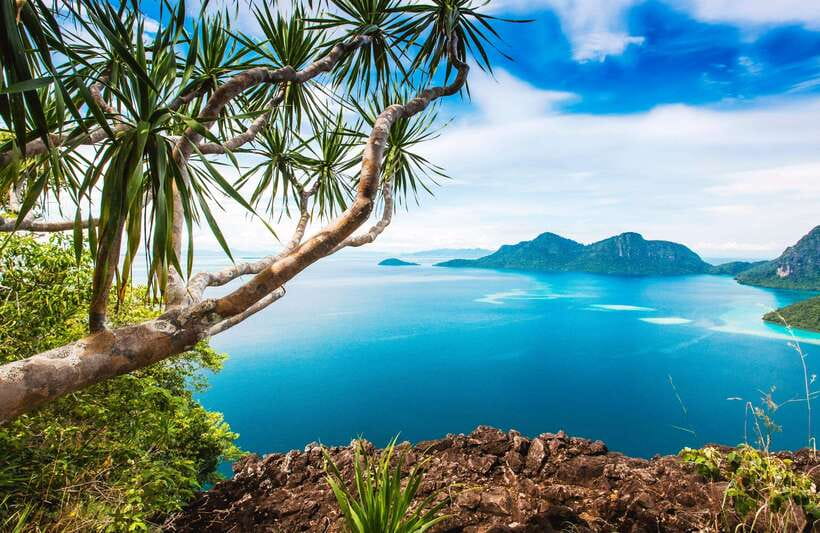 Semporna: Bohey 3 Islands Hike, Snorkel/Dive Tour with Lunch - Lunch on a quiet island keeps the day relaxed