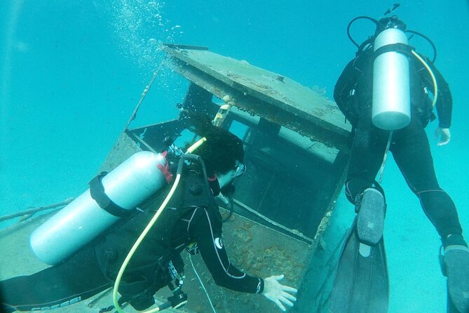 Shore Dive Aruba for Certified Divers - The guides make the experience personal