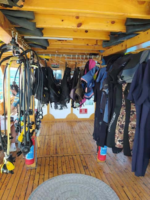 Side: Scuba Diving with Expert Diving Option - The briefing makes this workable for first-timers