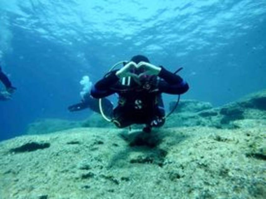 St Julians: Discover Scuba Diving Experience - The 30-minute briefing at Divewise