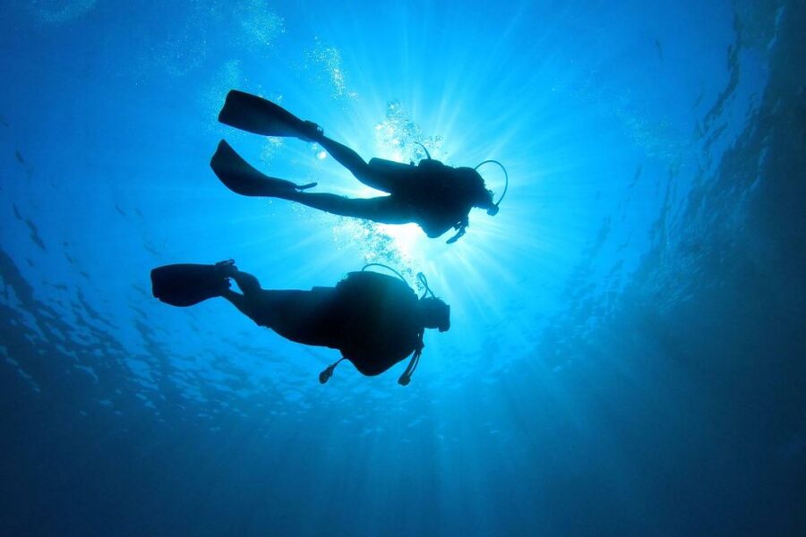 Tenerife: Scuba Diving Experience with Instructor and Gear - Why Tenerife’s protected bays work well for beginners
