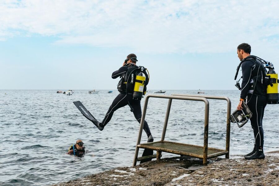 Tenerife: Scuba Diving Experience with Instructor and Gear - Timing your scuba session around flights
