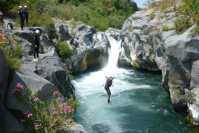 TuffAlcantara - dives, slides and lots of fun in the Alcantara river - Entering the river with the right equipment