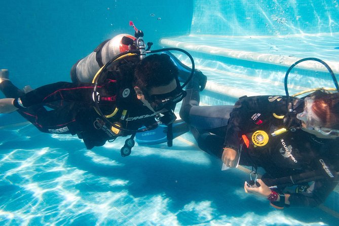 Two reef discovery dives with professional instructor (no experience necessary) - Two reefs, with a 40-foot limit